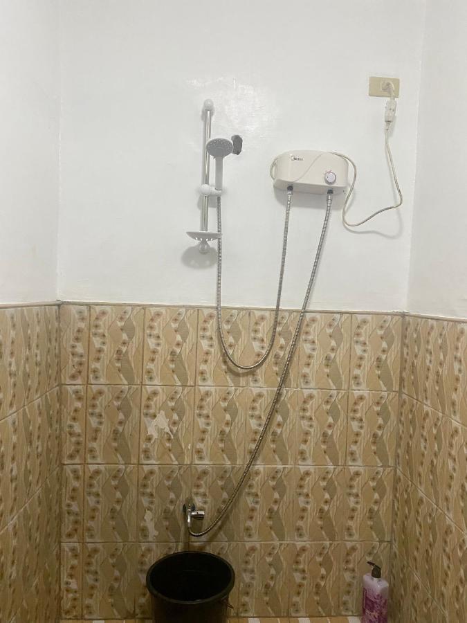 트래디셔널 필리피노 홈 알라미노스 외부 사진